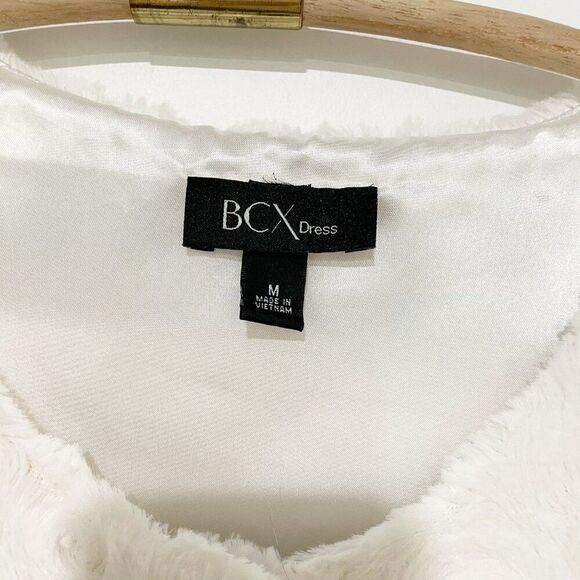 BCX White Faux Fur Shawl Snap Closure M Mobwife Classic Formal - Picture 5 of 6